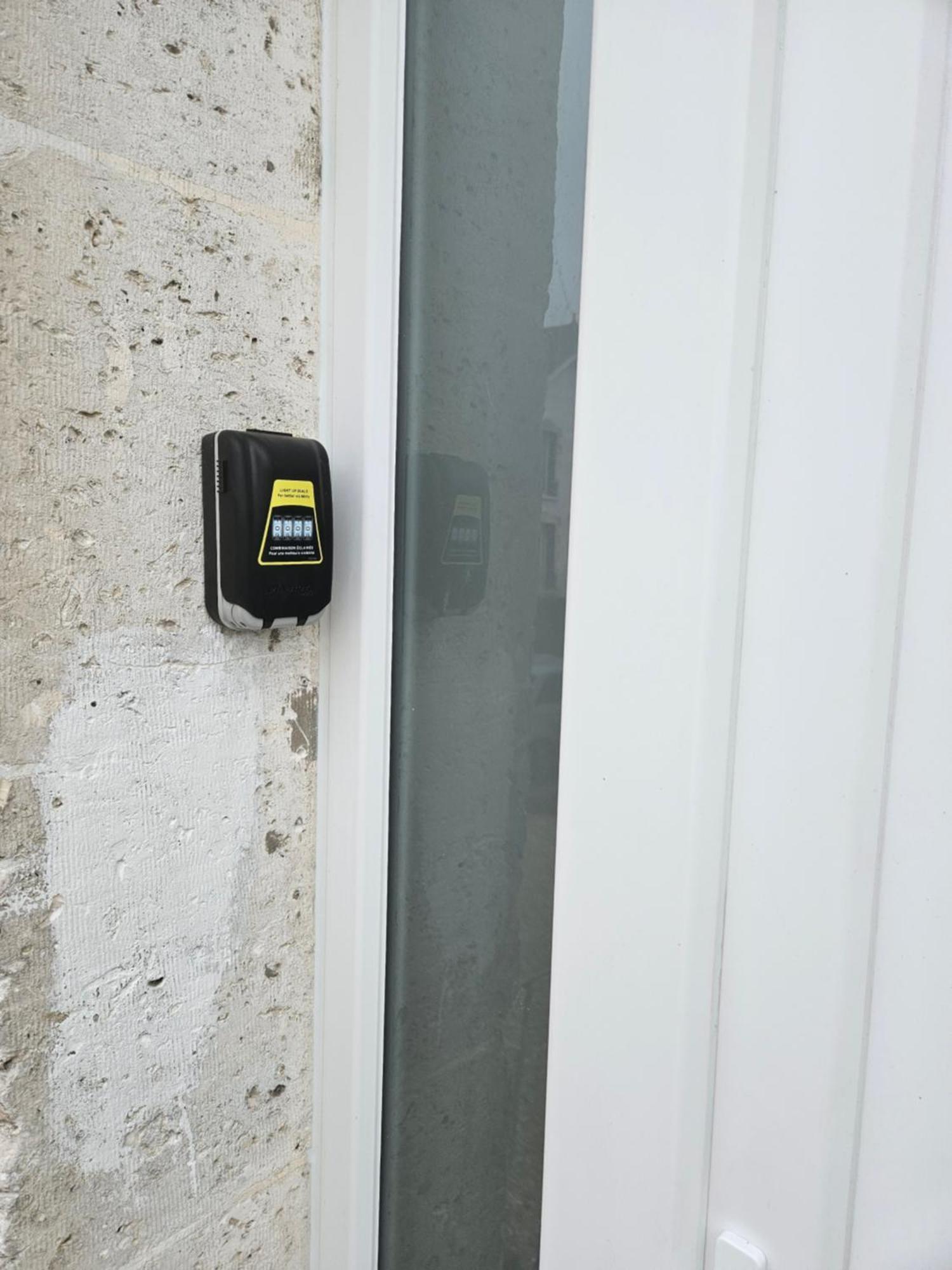 Sarl La Famille 2 Apartment Angouleme Exterior photo